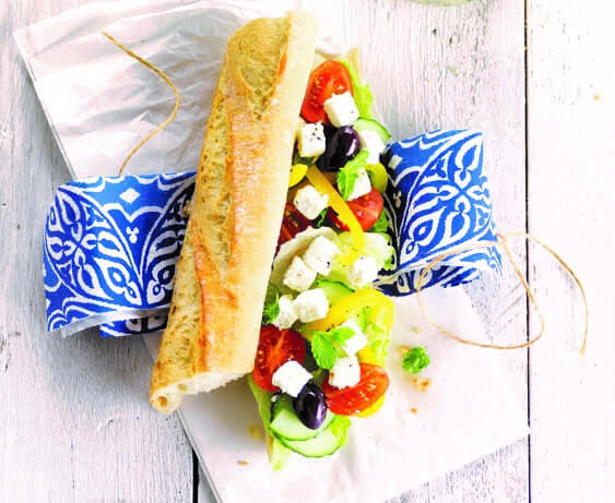 griekse salade baguette context